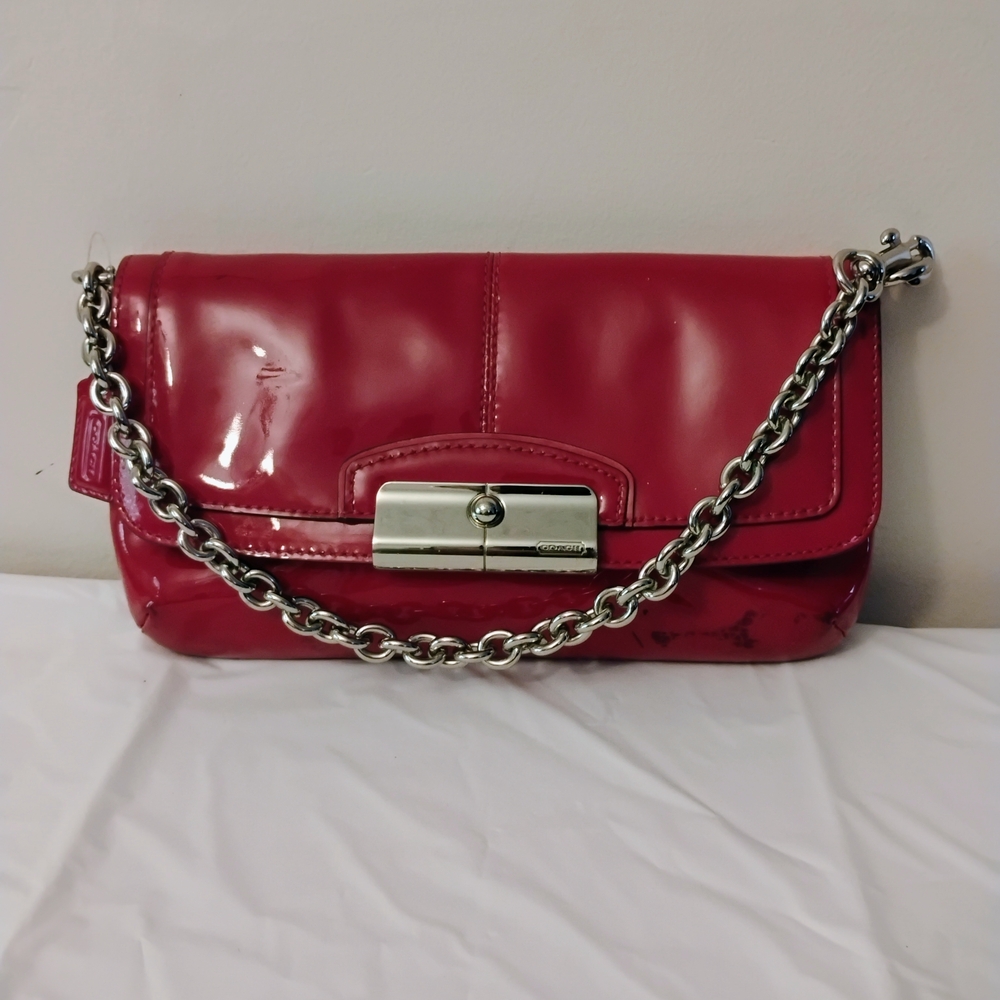 COACH Elegant Red Patent Leather Clutch with Chain Strap - Picture 2 of 11